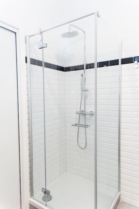 New Elegant Flat 3 Min From Station. Milano