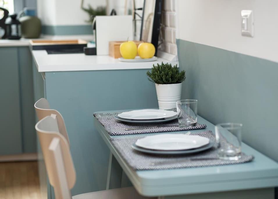 New Elegant Flat 3 Min From Station. Appartamento Milano