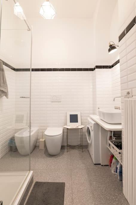 Appartamento New Elegant Flat 3 Min From Station. *