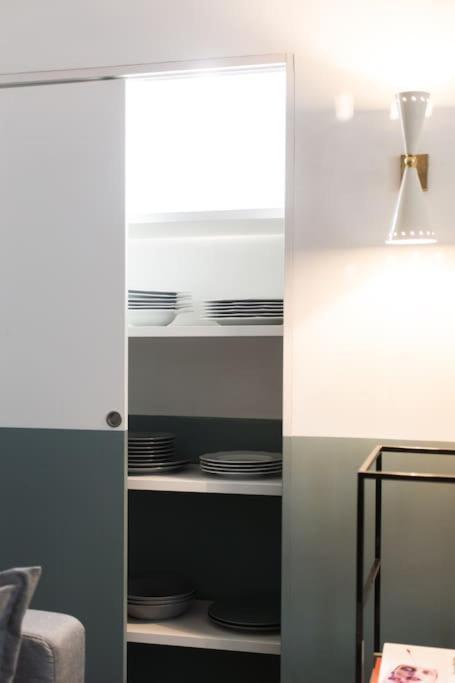 New Elegant Flat 3 Min From Station. Appartamento Milano